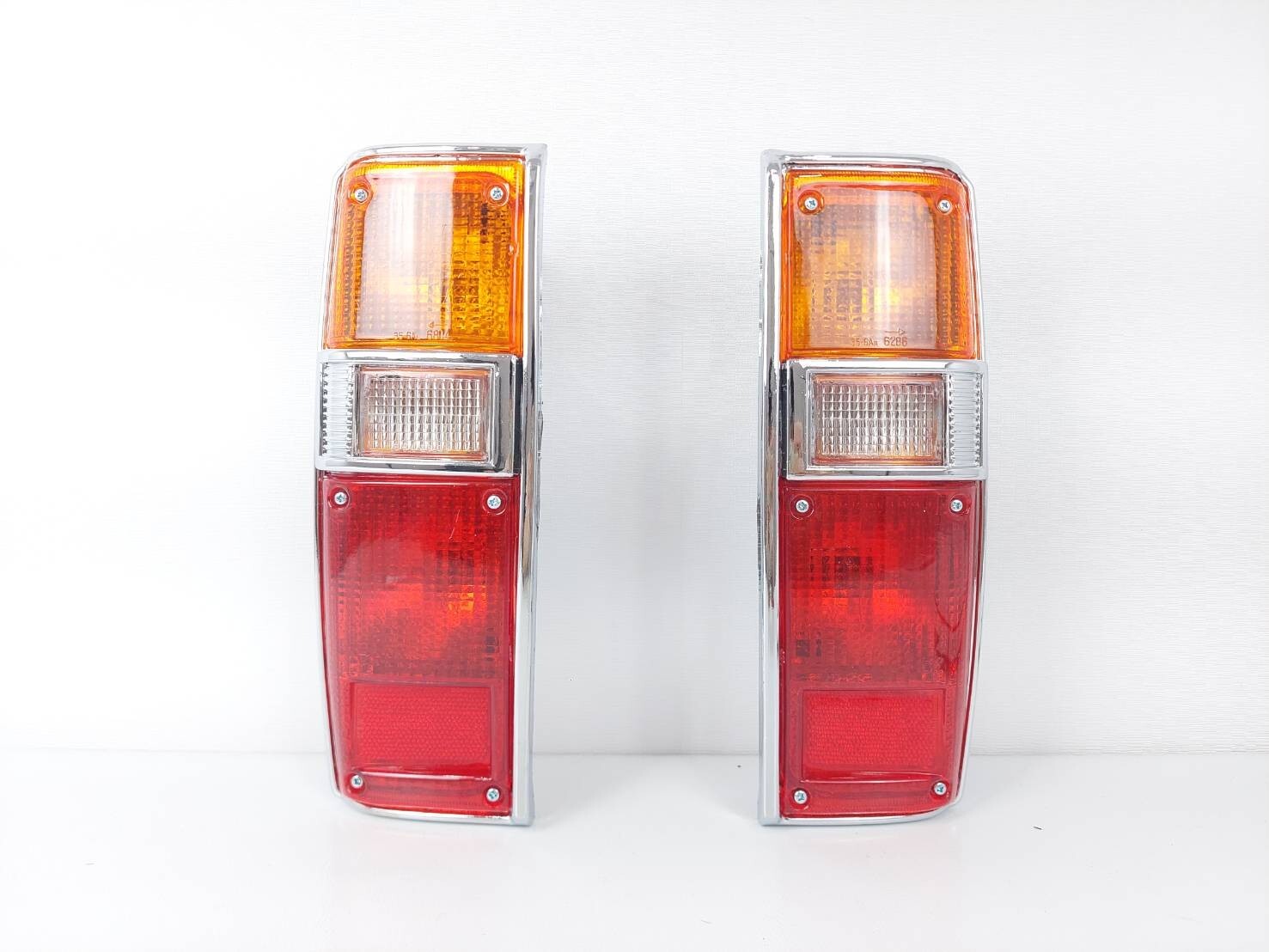 Fit For Toyota Pickup Hilux RN30 RN40 RN45 1978-83 Tail Light Chrome Rear Lamp