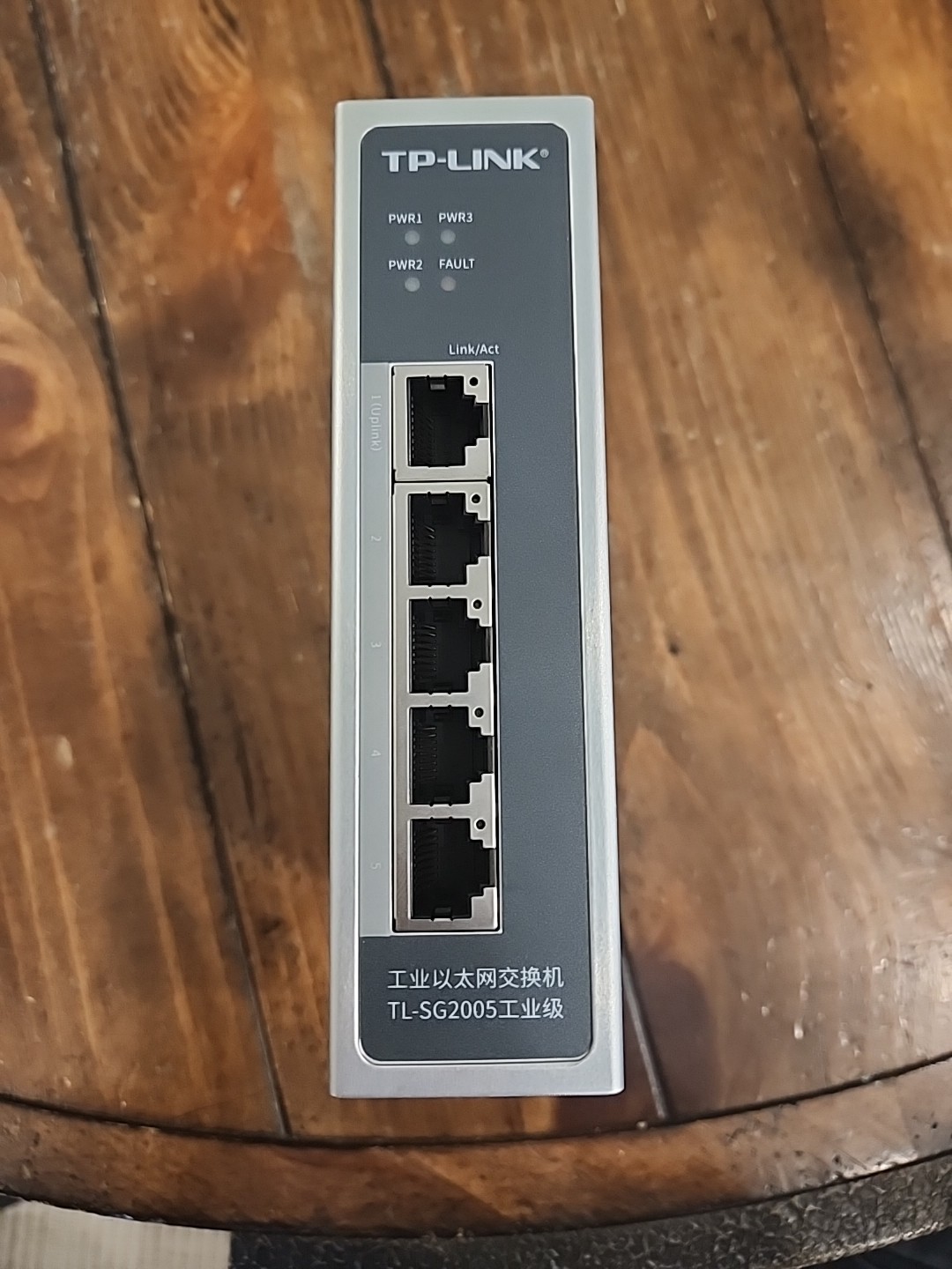 TP-Link	Original Ethernet switch  TL-SG2005