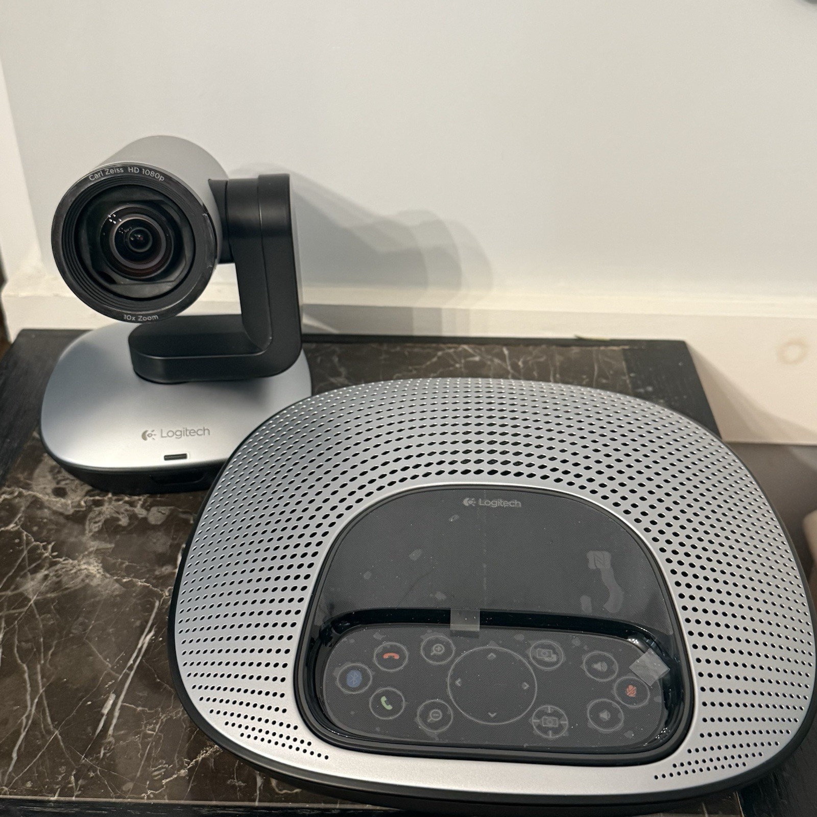 Logitech Group V-U0036 Video Conferencing System V-U0032 PTZ Camera No Cables
