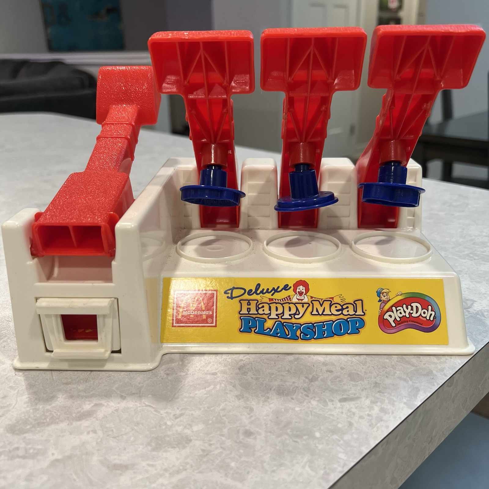 Play-Doh McDonald's Deluxe Happy Meal Hamburger Playshop Set Hasbro 1998 Toy.