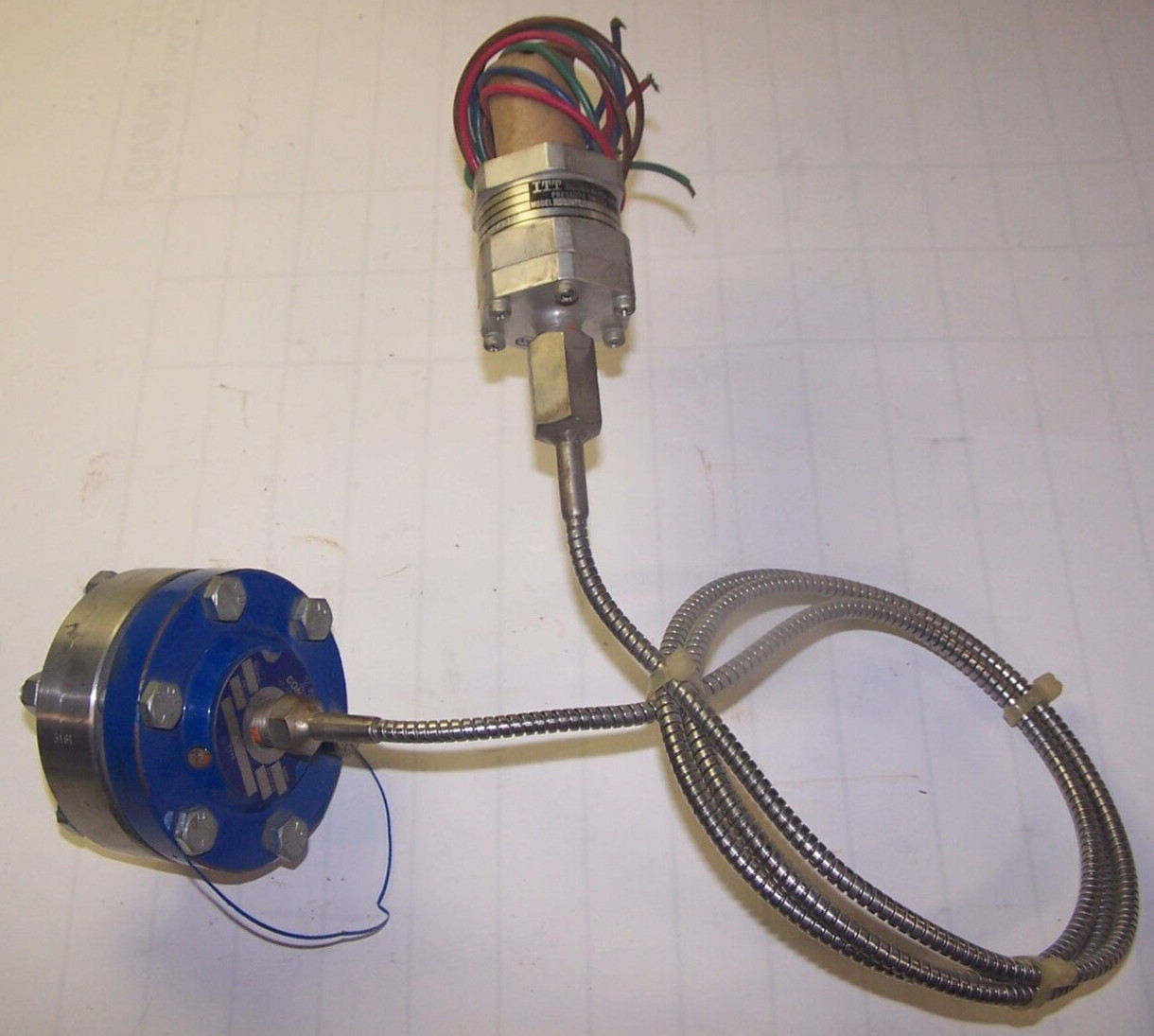 NEW ITT CONOFLOW PRESSURE SENSOR TYPE 300A WITH ITT PRESSURE SWITCH 115P1S648