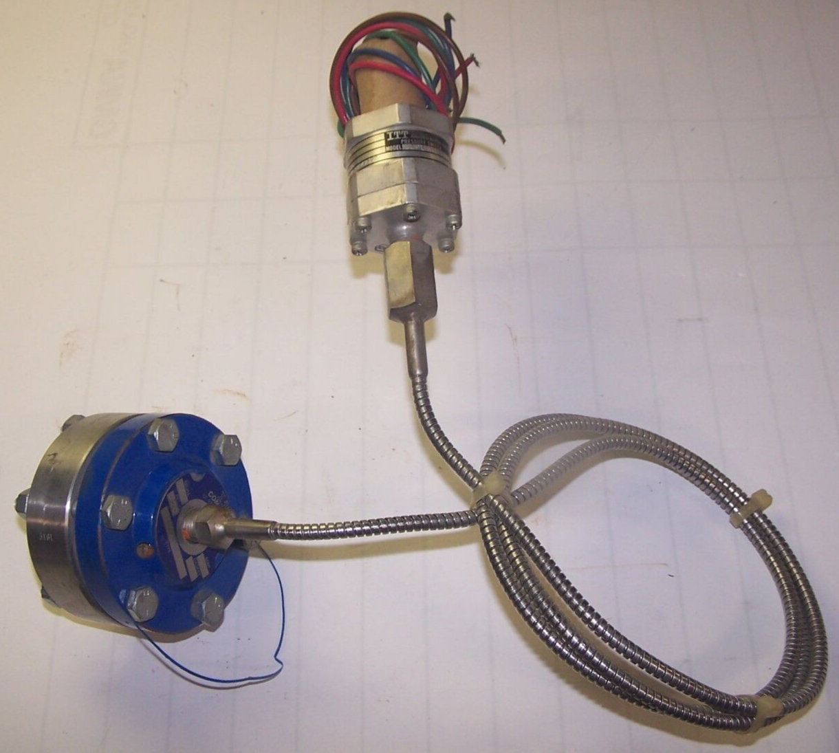 NEW ITT CONOFLOW PRESSURE SENSOR TYPE 300A WITH ITT PRESSURE SWITCH 115P1S648