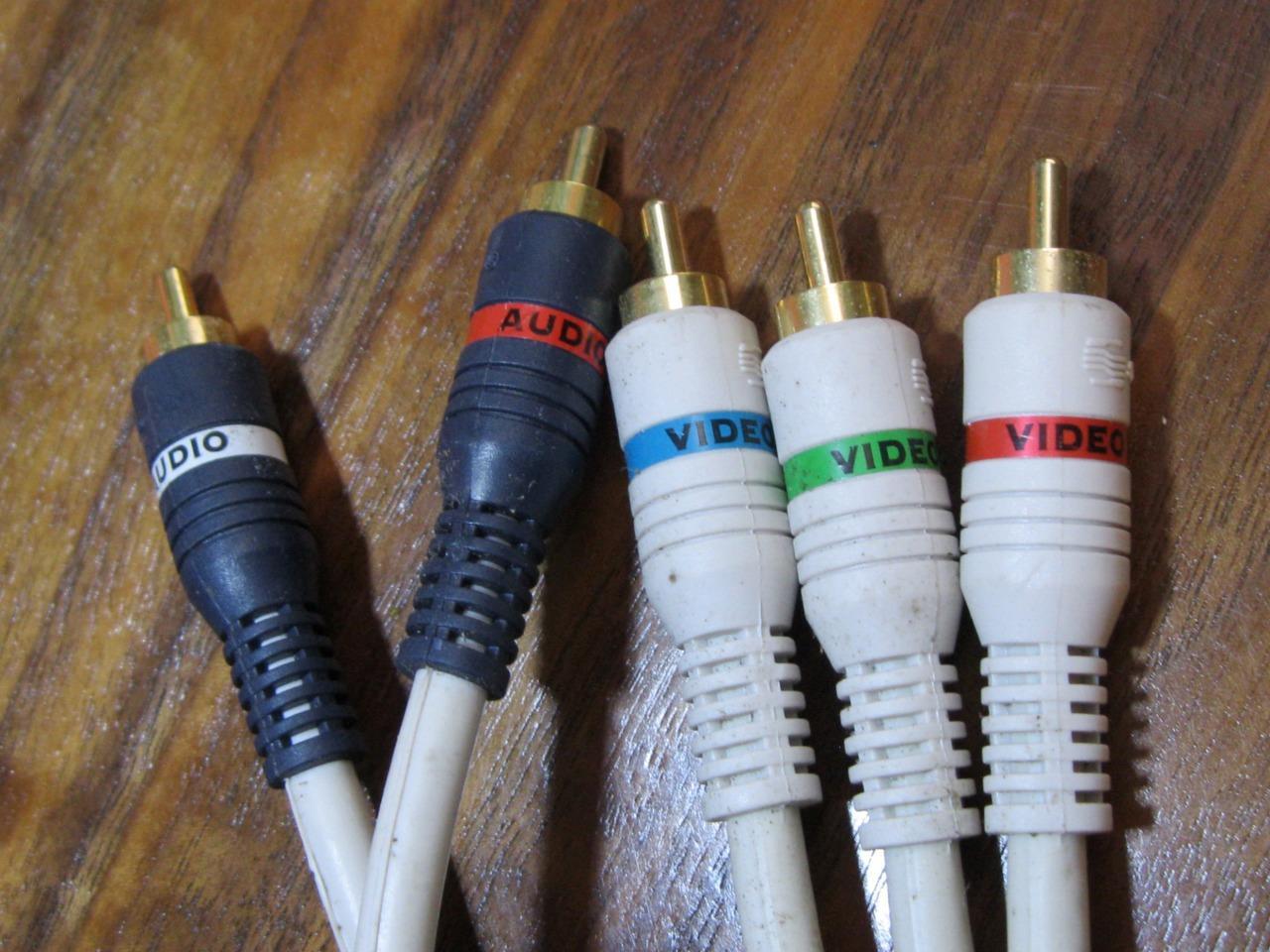 5 PLUG MALE VIDEO STEREN CABLE PYTHON DIGITAL AUDIO LINK HIGH RES ULTRA SHIELD