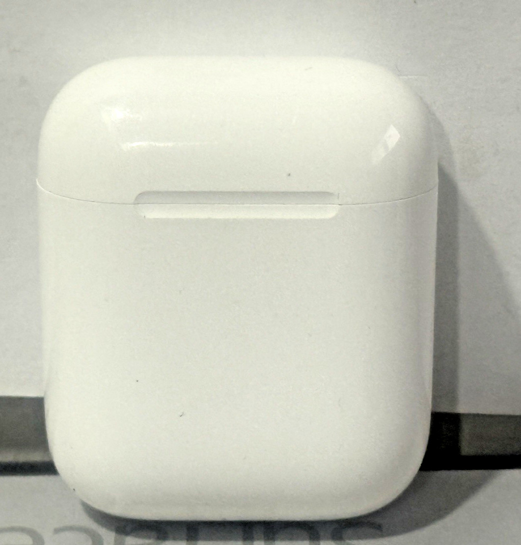 Apple AirPods 2nd Gen with Charging Case – Tested Authentic – Grade A