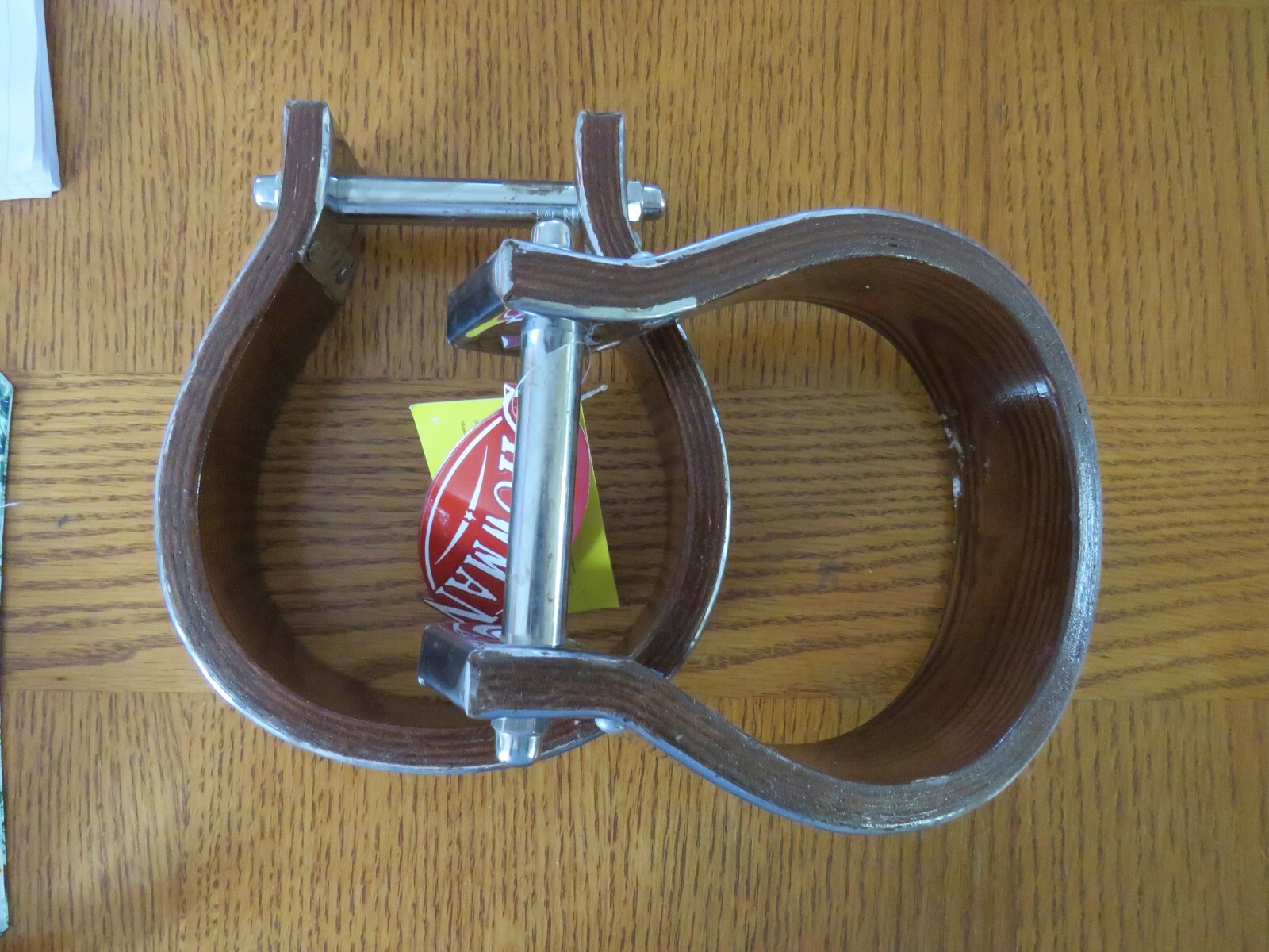 Showman ® SS bound wood stirrups with 2" tread