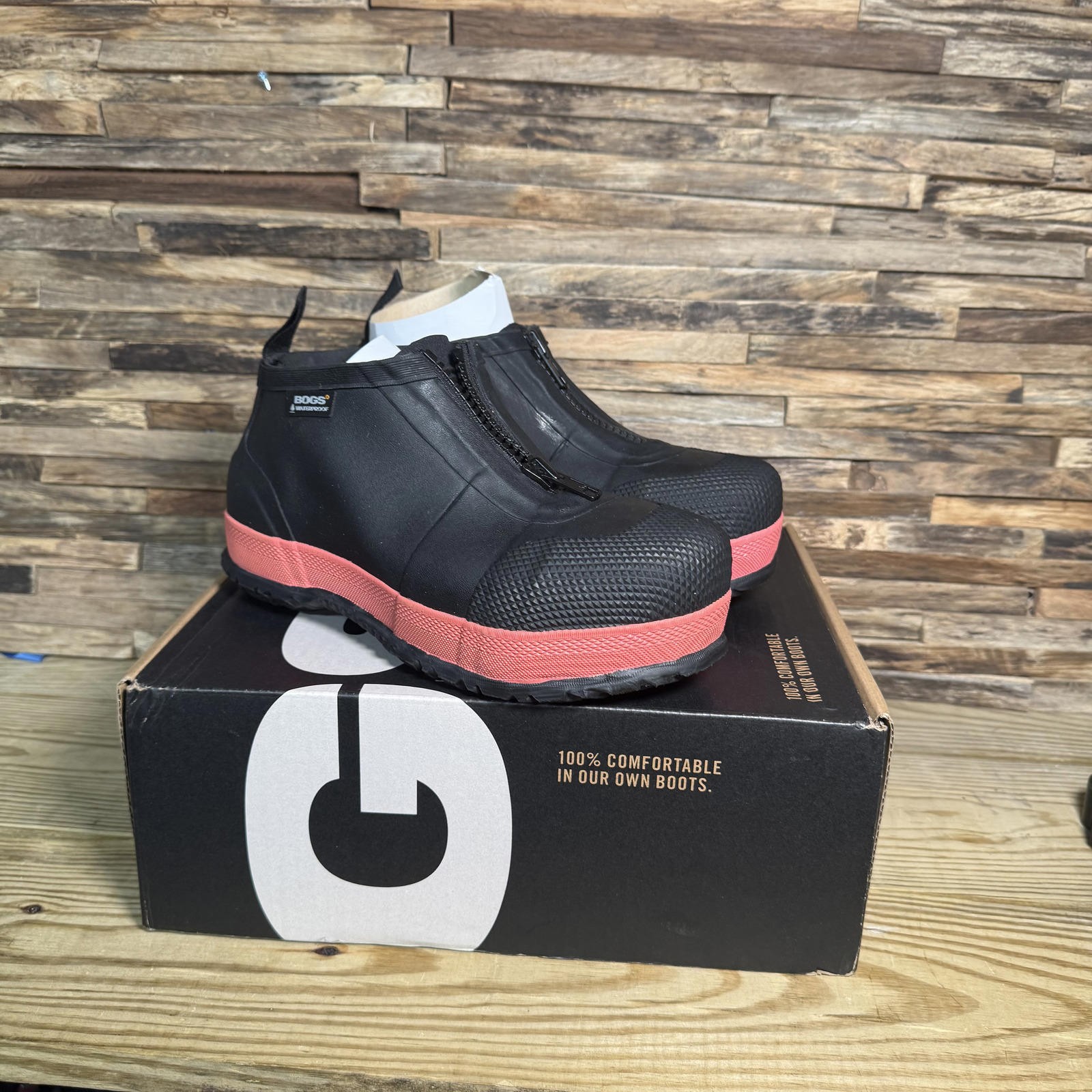 Size Men's 3 Woman's 5 BOGS Overshoe Zip Composite Safety Toe Shoes Black