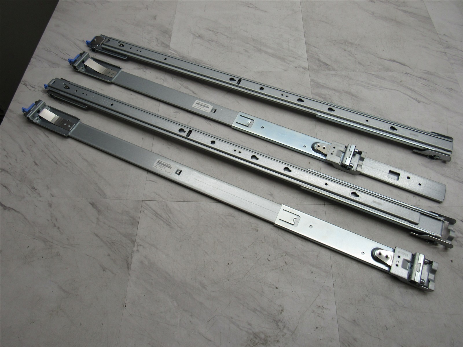 2 LOT Lenovo SM17A39354 SM17A90770 Left & Right 1U Slide Rails