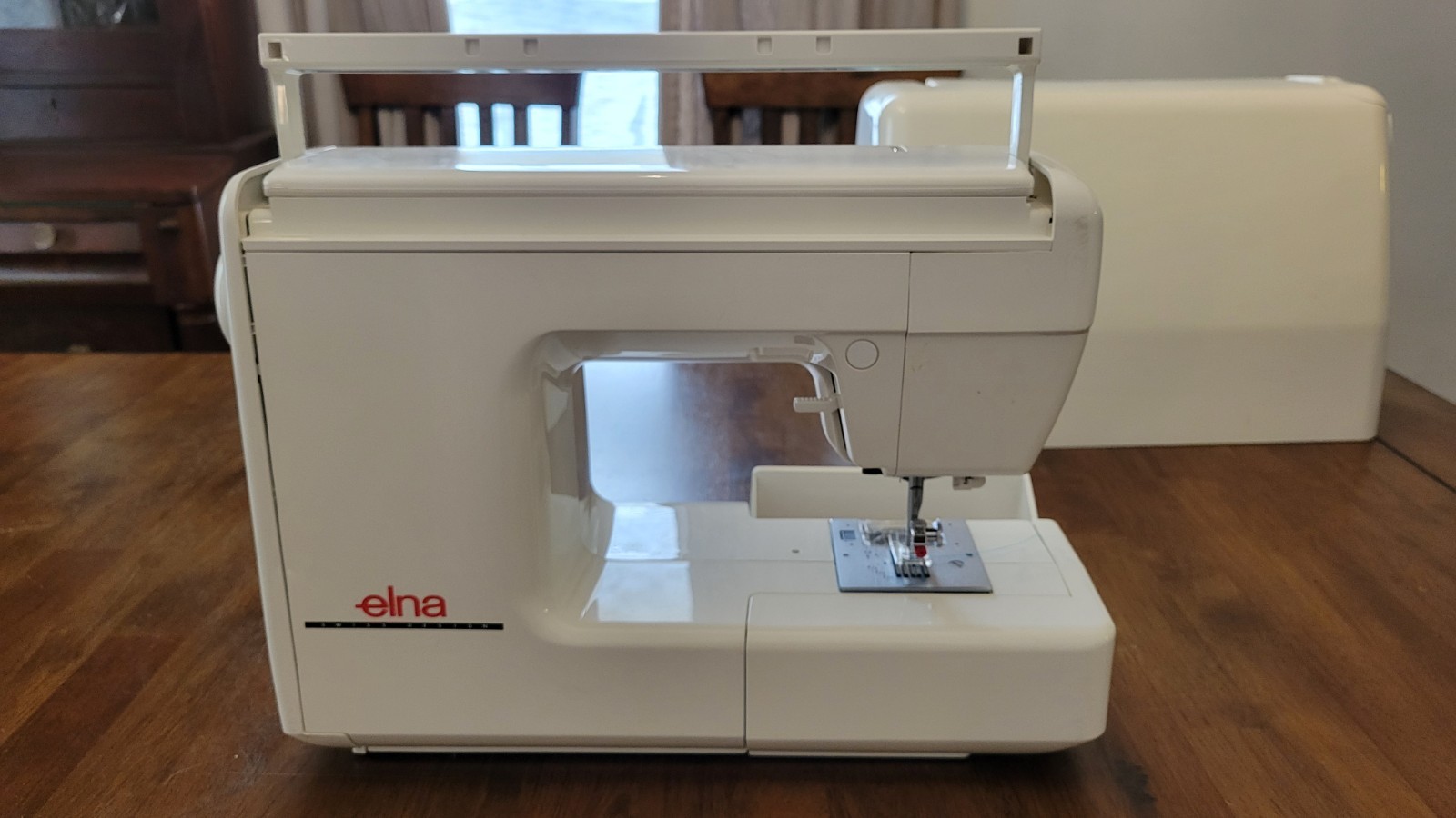 Elna 6003Q Quilter’s Dream Sewing Machine w. Pedal, Power Cord, Feet, And More