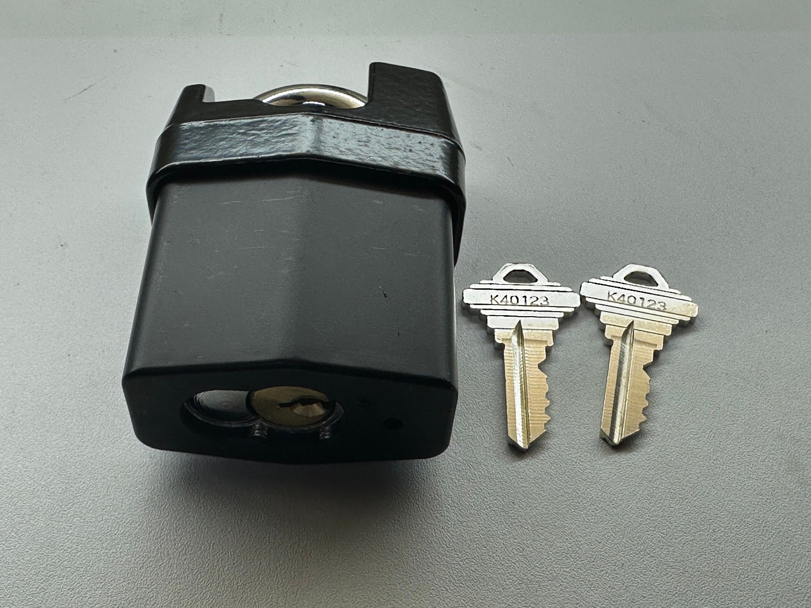 MasterLock 6727 ProSeries Padlock Installed Cylinder Schlage SC1