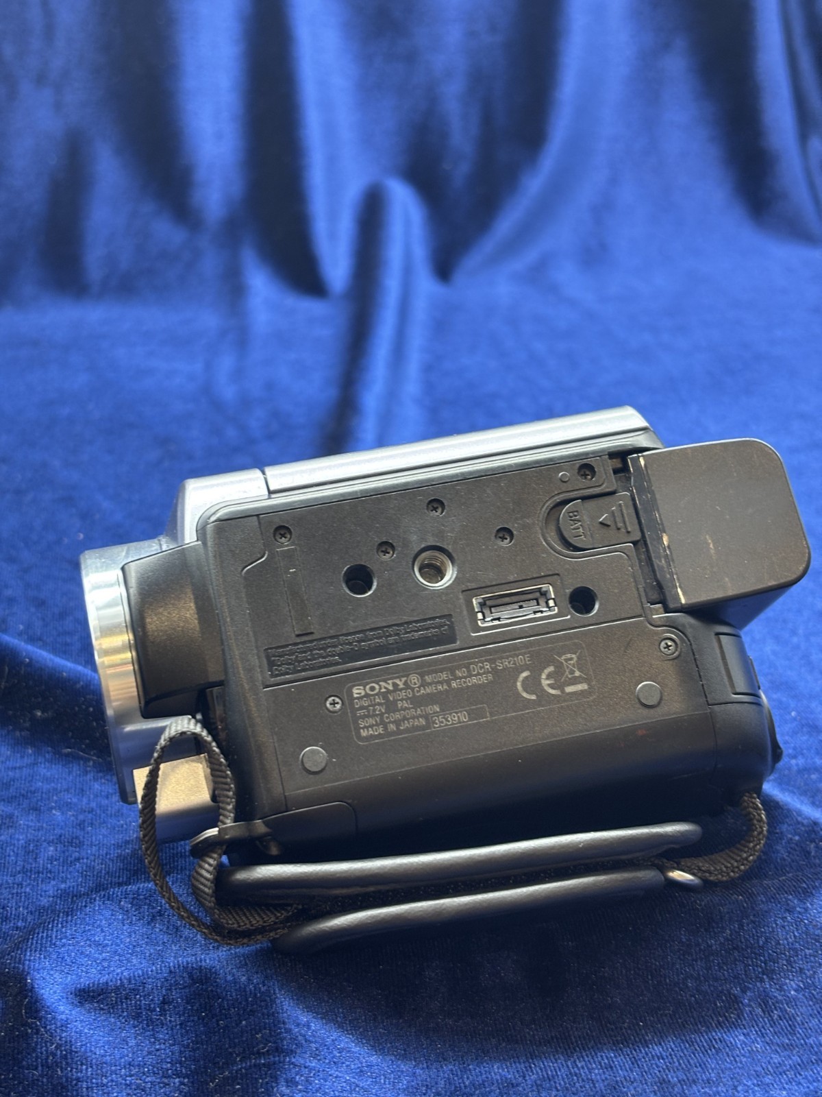 Sony Handycam DCR-SR210/ Camera Only/Working