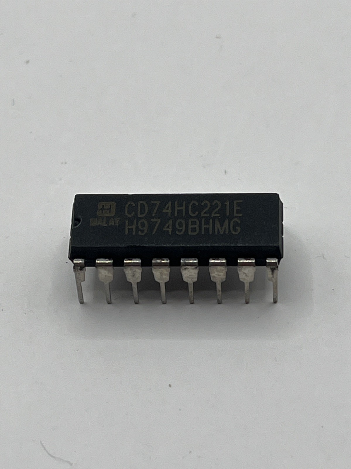 CD74HC221E  High Speed CMOS Logic Dual Monostable Multivibrators 16-Pdip -24 Pcs