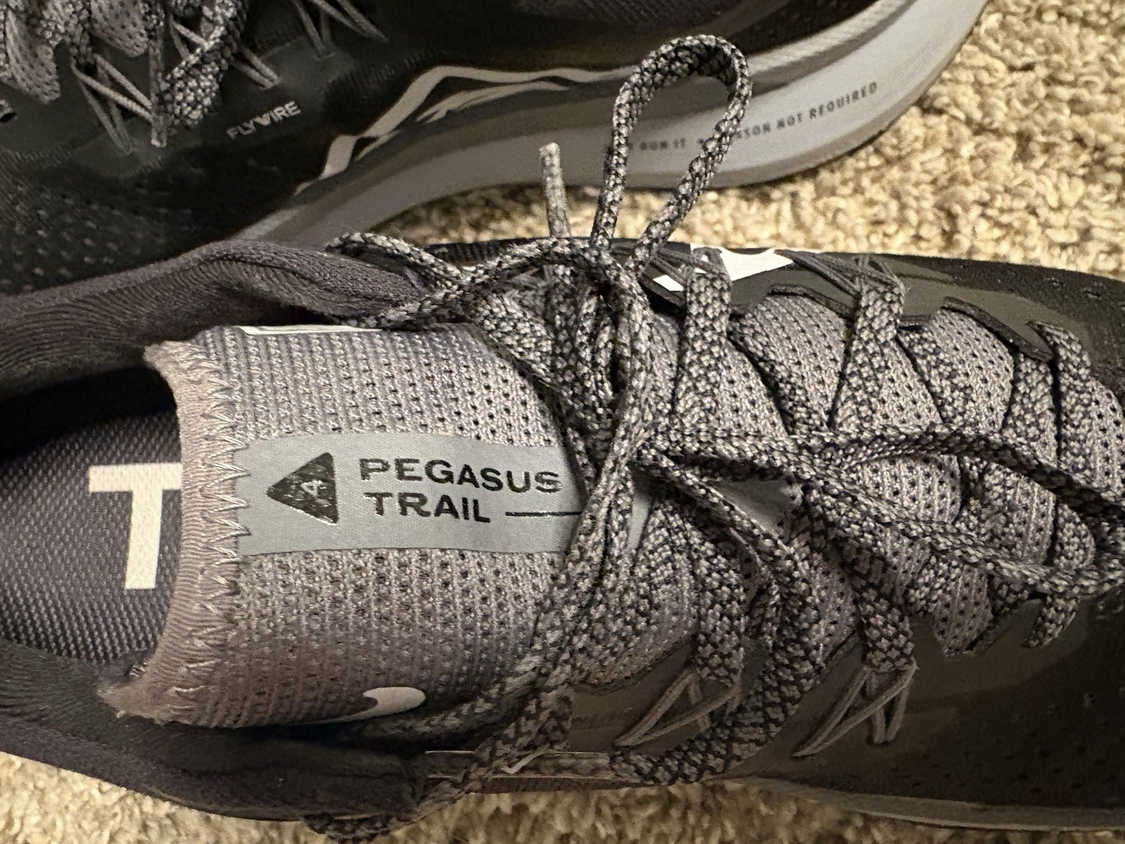 Nike Trail Running Shoes Men’s Size 11 Black White React Flywire