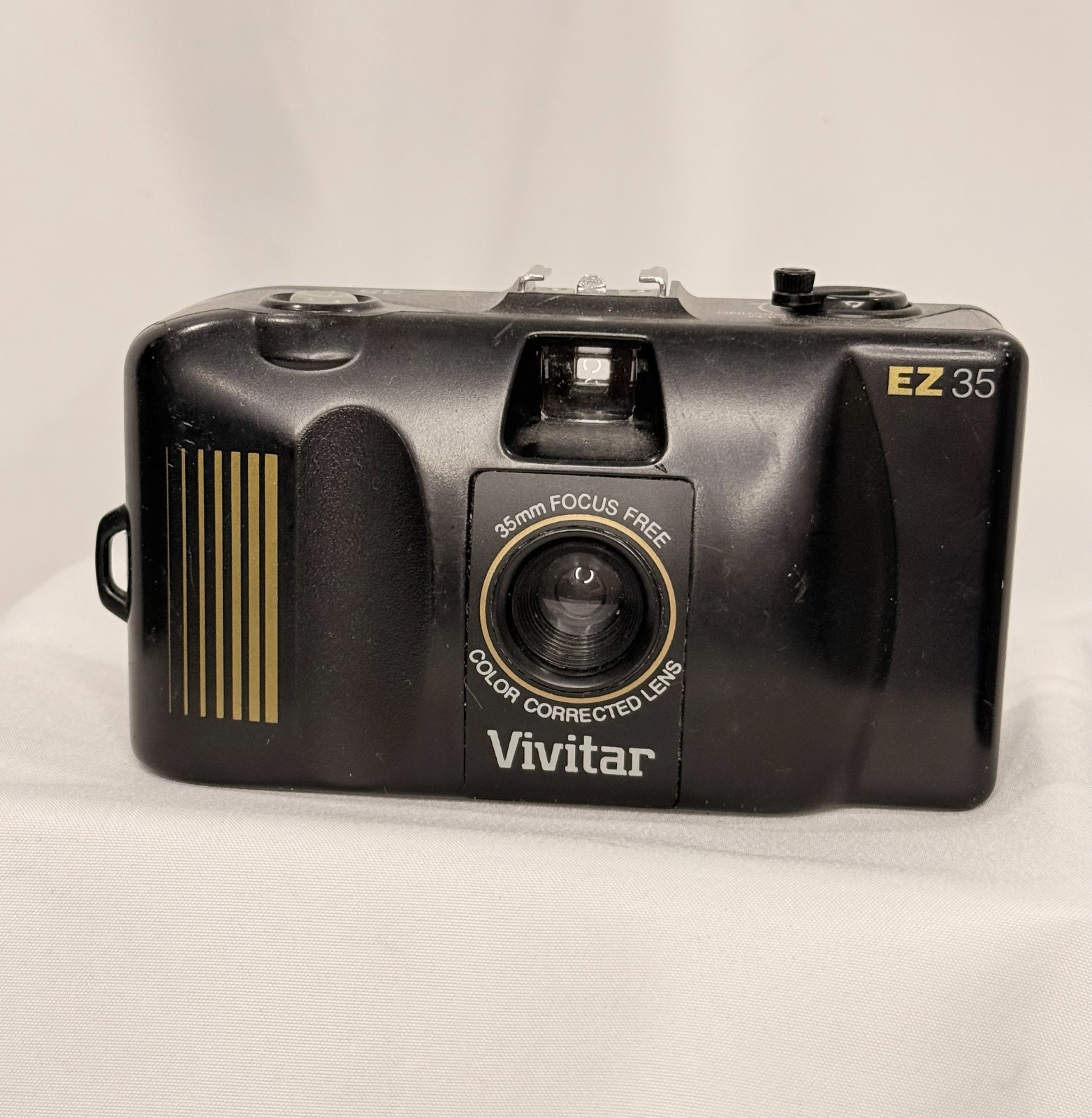 Vivitar EZ35 35mm Film Camera Focus Free Point & Shoot Untested