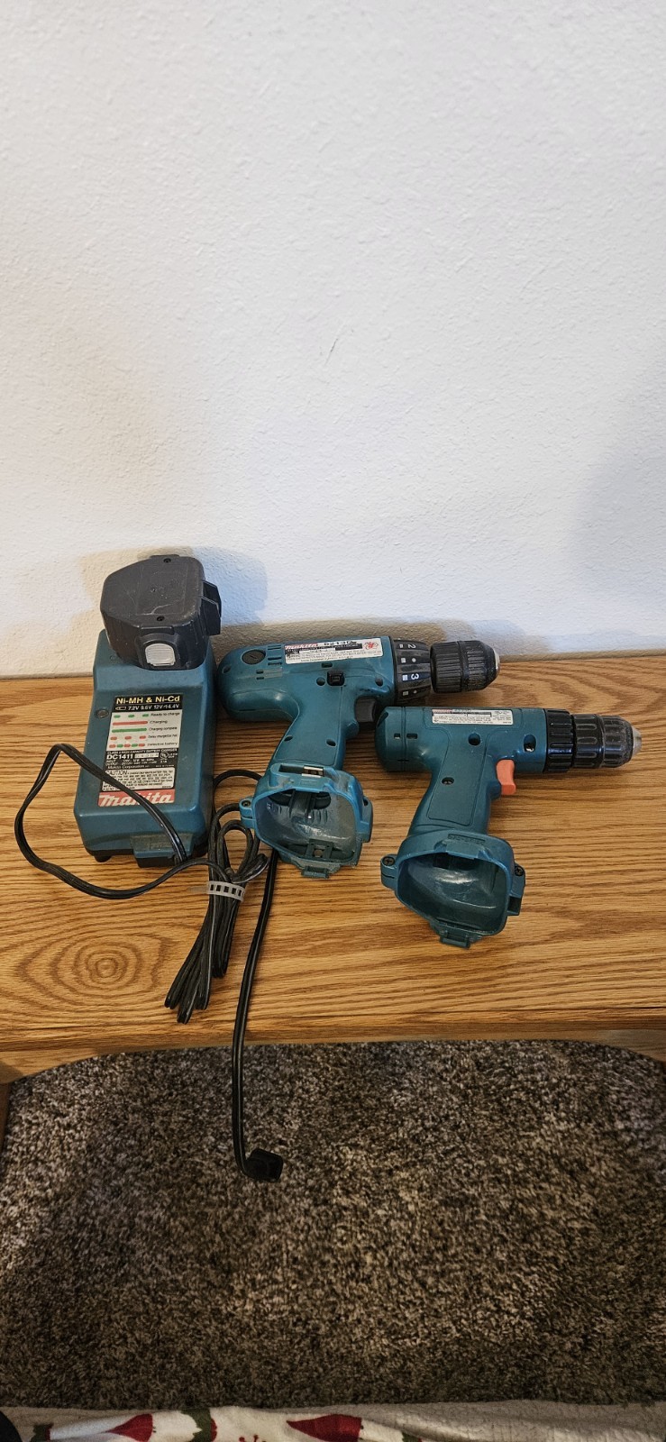 Makita 6213D & 6223d 12V Cordless Drill DC1410 Charger One Battery. Working