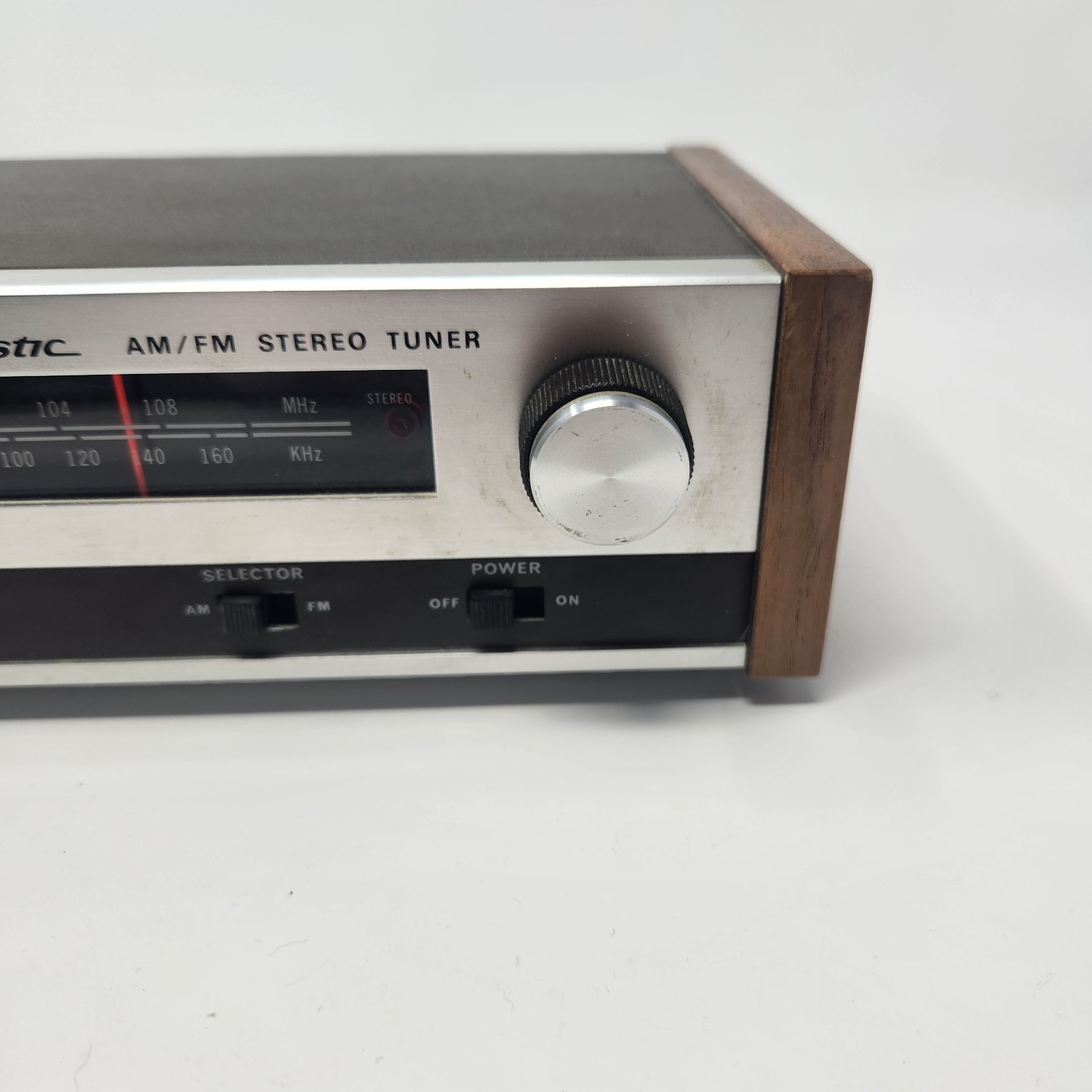 Vintage REALISTIC TM-100 Solid State AM/FM Stereo Tuner Powers On