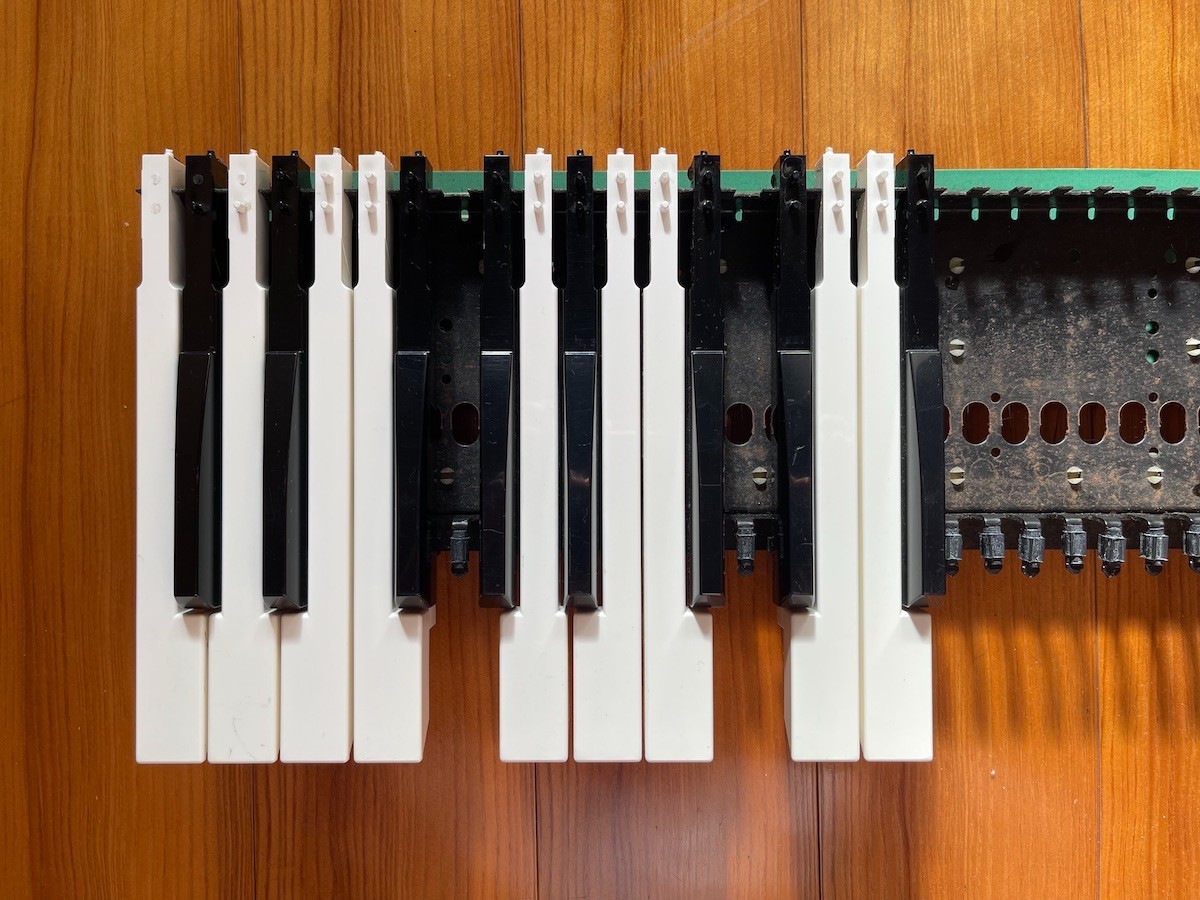 Pratt-Read Long Keys, Select One