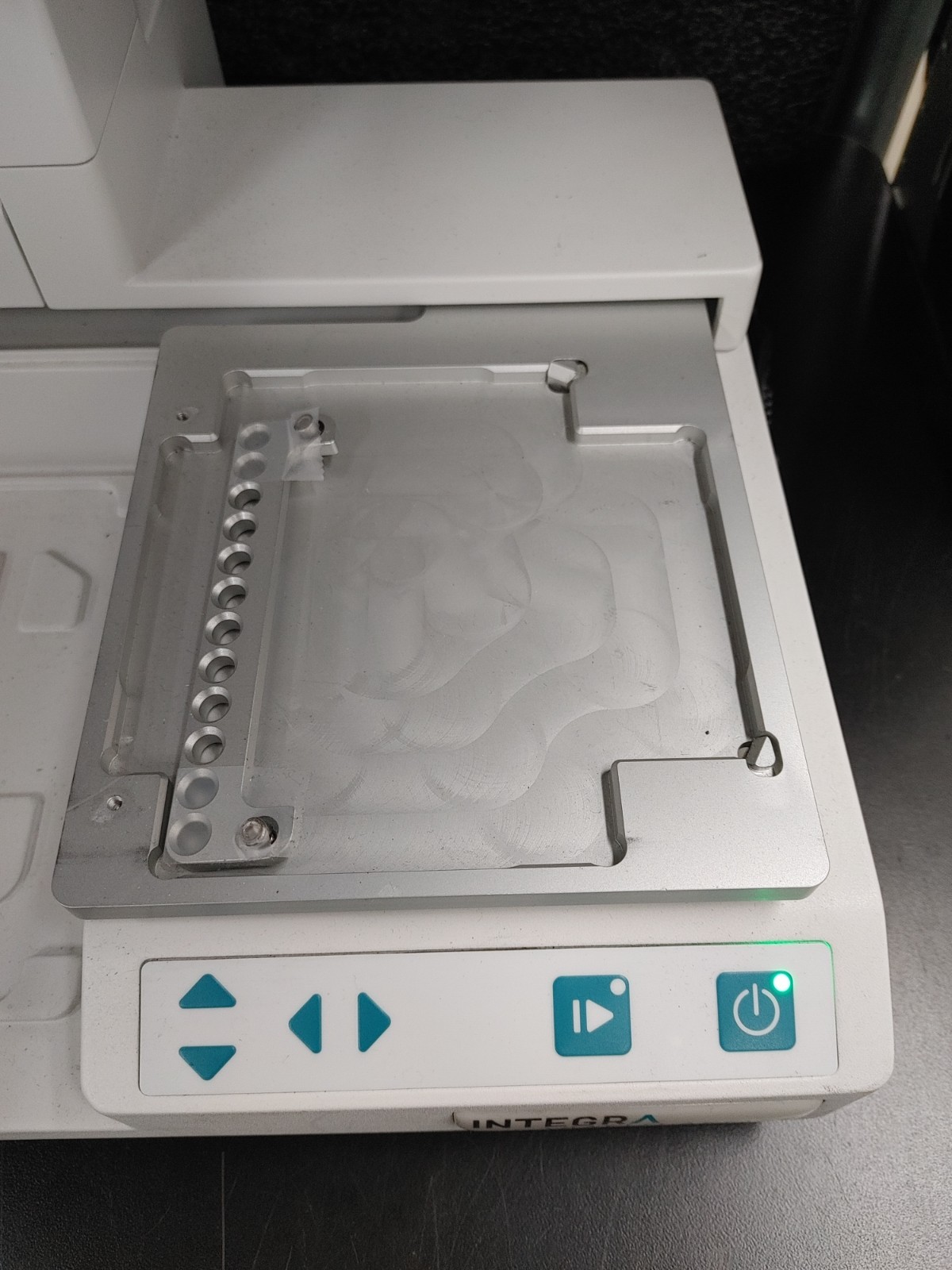 INTEGRA VIAFLO ASSIST Automating Multichannel Pipette