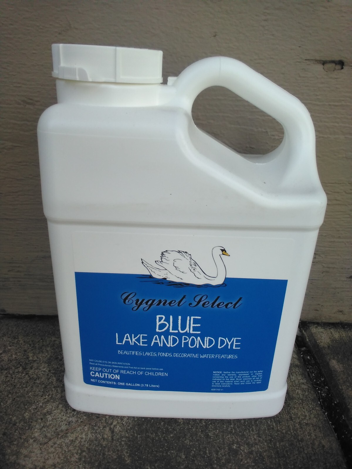 Cygnet Select Pond Dye 1-Gal Pond Shade - Treats 1-Acre Pond 4-6 Feet Deep