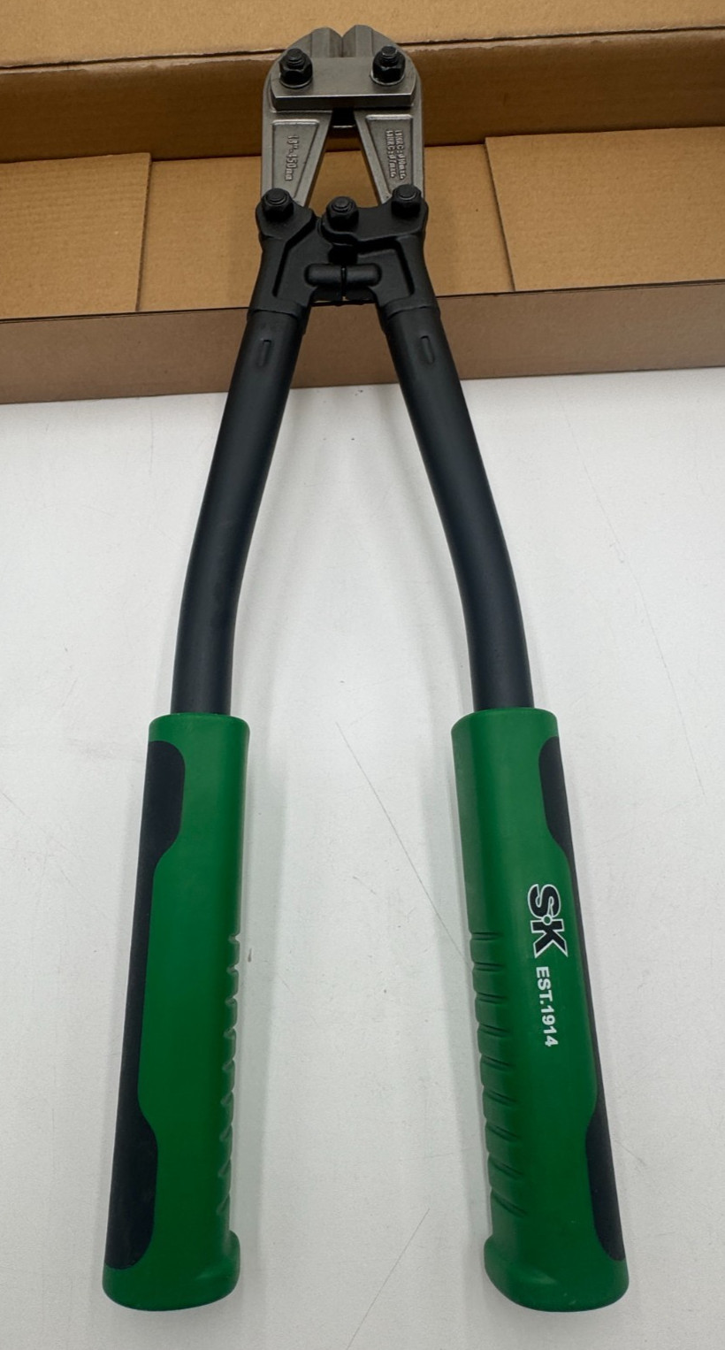 SK Pro Tools 18 Inch Heavy Duty Bolt Cutter, Anti-Slip Grip, Hardened Recess Jaw