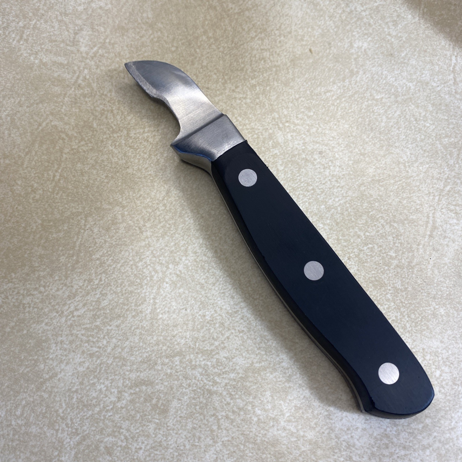 Whittling Knife with Firm Handle, Stropped Sharp, 3-Point Carving Blade