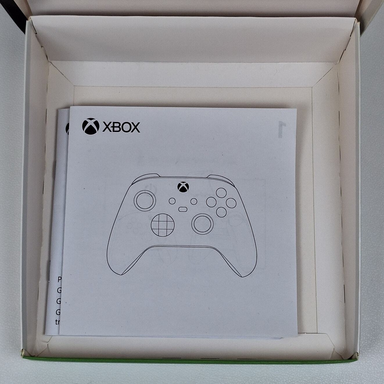 Microsoft Xbox Wireless Controller Box (Carbon Black)