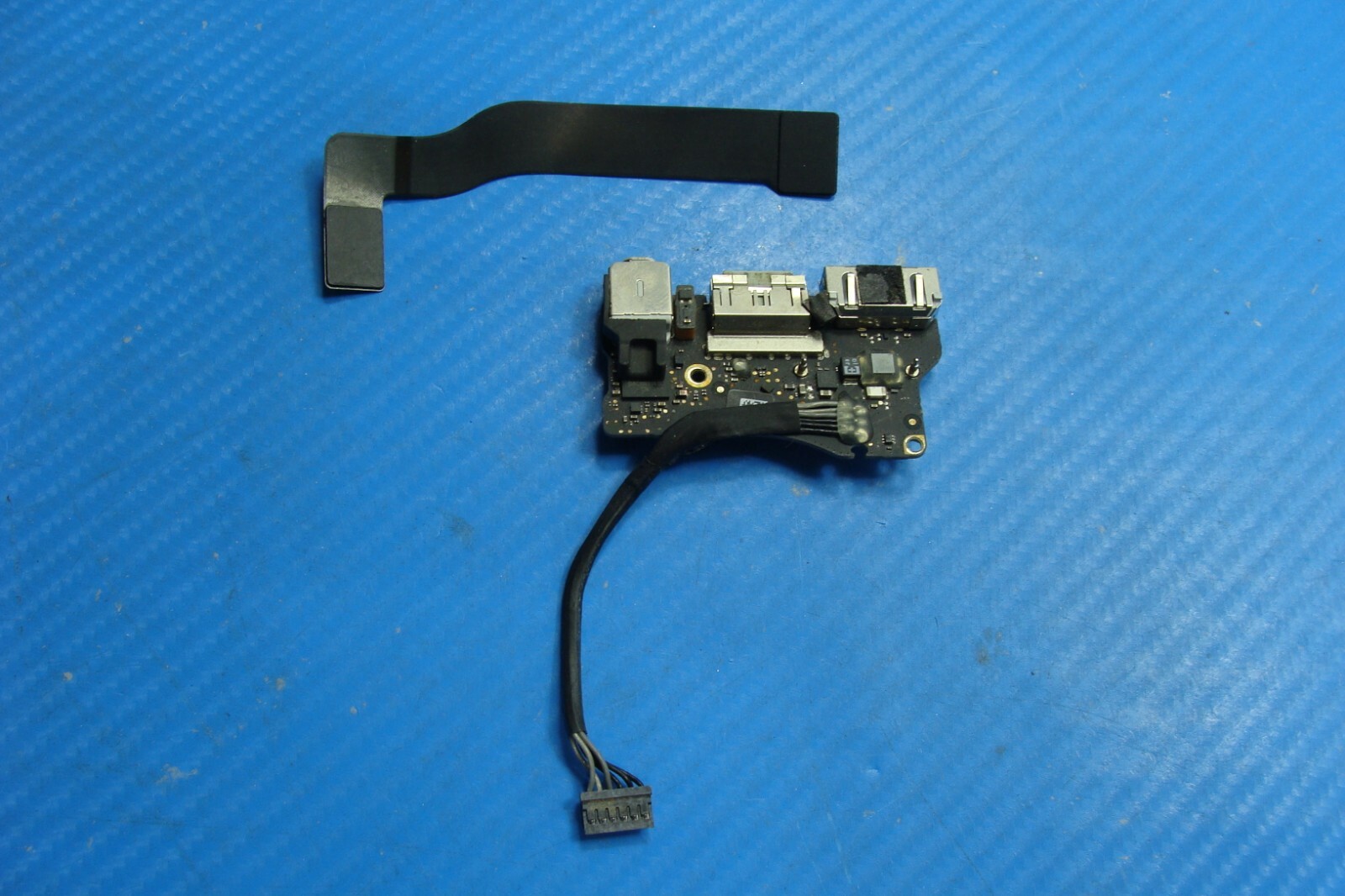 MacBook Air A1466 13" 2013 MD760LL/A MD761LL/A Left I/O Assembly wCable 923-0439