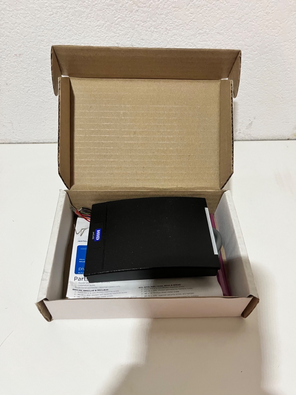 HID pivClass RP40 - H Wall Switch Reader 920PHPTEK000HU -L02-KI