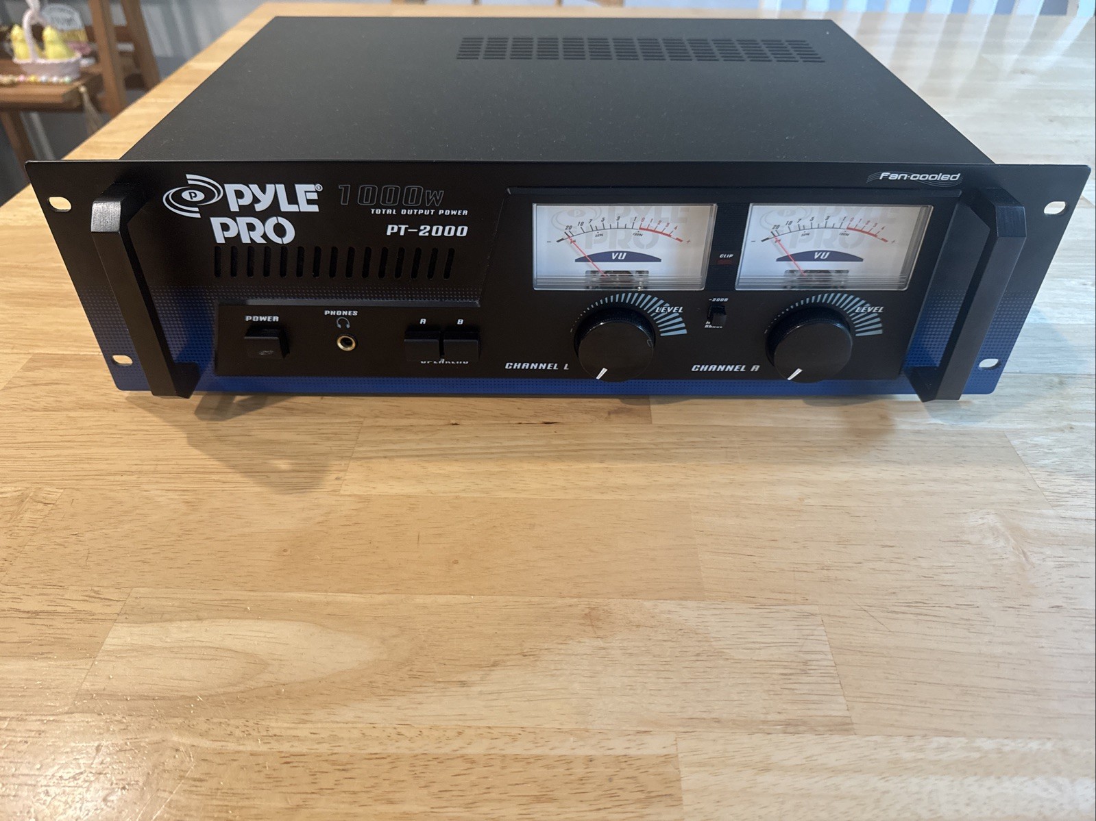 Rare Really Powerful Pyle Pro PT-2000 Amplifier 1000w Works Excellent