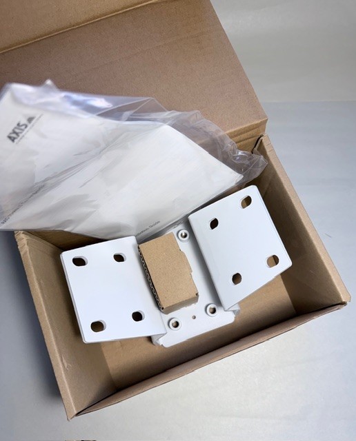 Axis T94R01B Corner Bracket 5507-601
