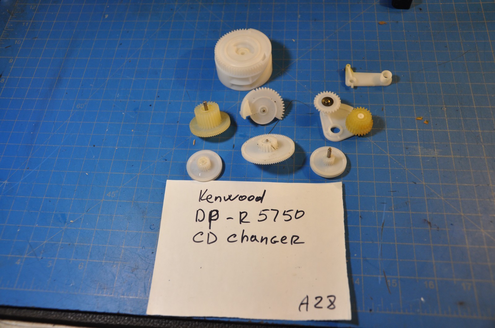 Kenwood DP-R5750 CD Changer Replacement Parts Push Buttons