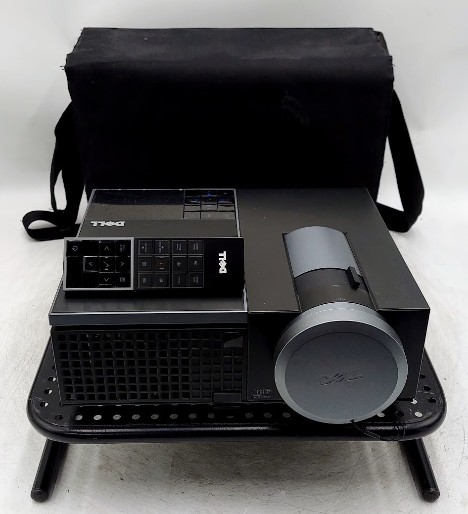 Dell 4210X 3500 Lumens DLP Front Pro Projector 132 Lamp Hours w/case & remote