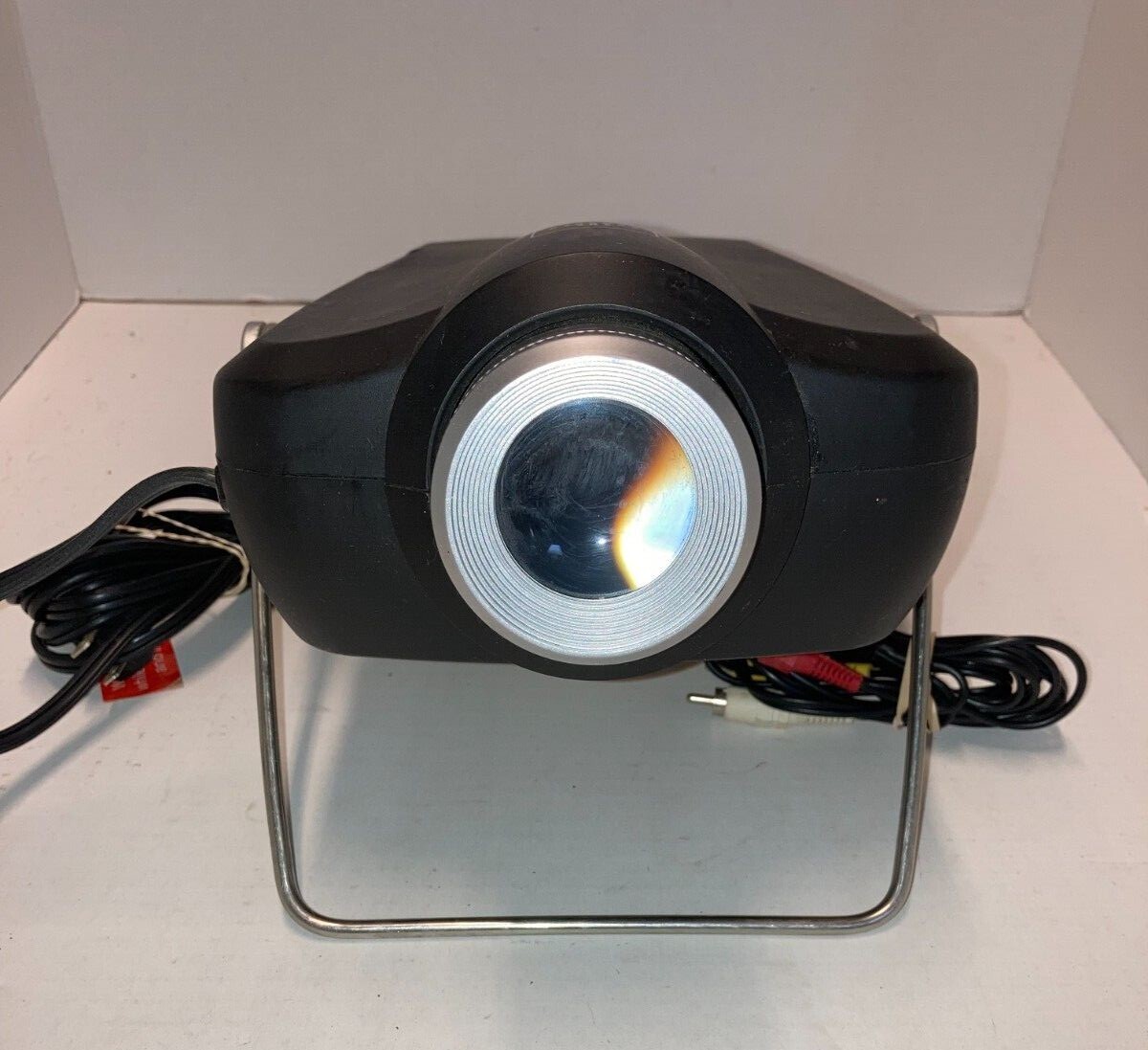 Sharper Image EC-PJ10 LCD Projector (Used, Needs new lightbulb)