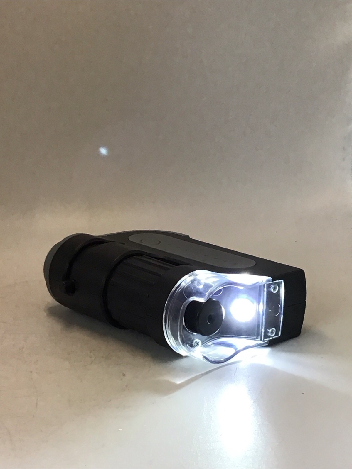 Carson MicroBrite Plus 60x-120x LED Lighted Pocket Microscope MM-300 Pre-Owned