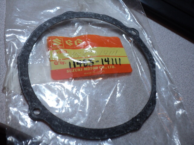 1981-83 SUZUKI RM125 RM 125 MAGNETO COVER GASKET NOS 11483-14110 11483-14111-H17