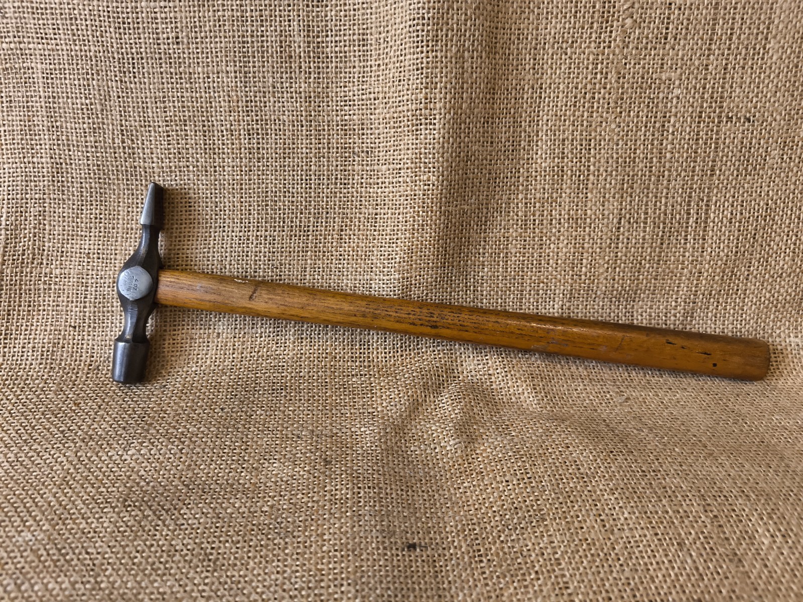 Draper 4oz Cross Pein Hammer Cobblers Joiner Upholstery Leatherwork Old Tool
