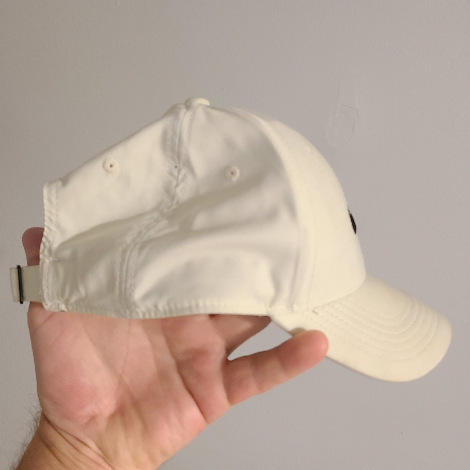 Nike Golf Hat Adjustable Strap White.