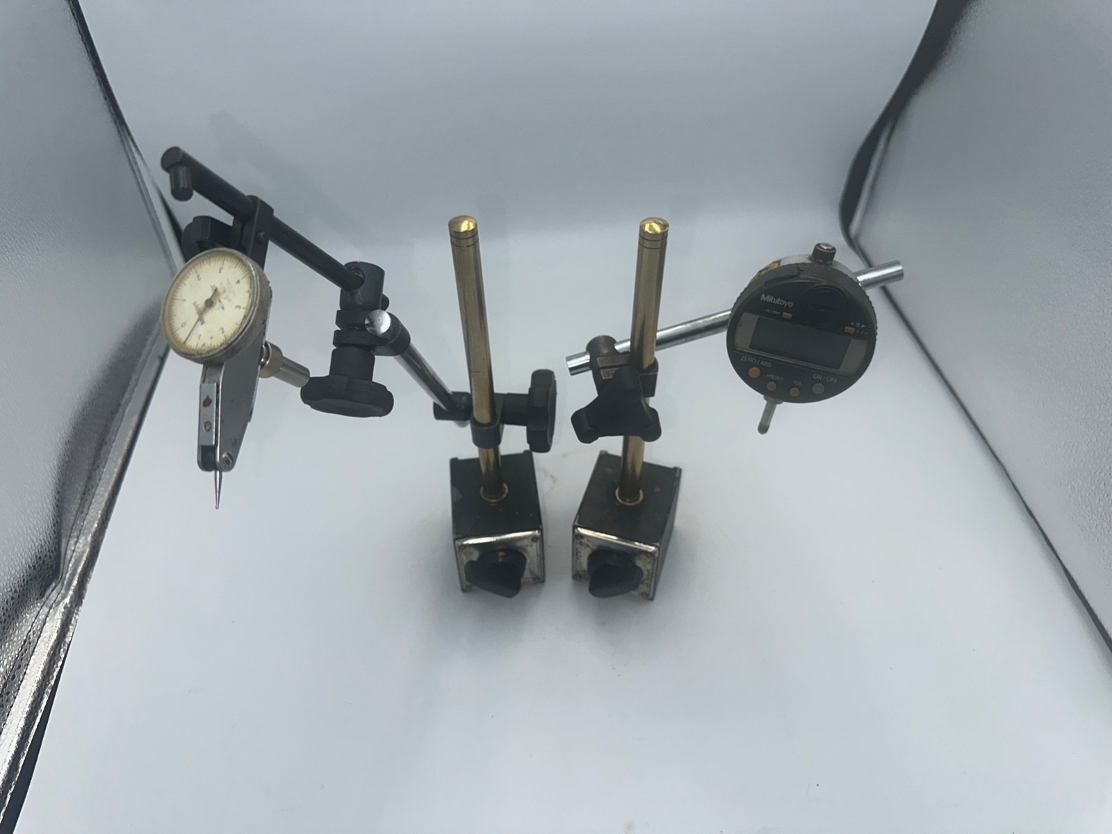 MAGNETIC INDICATOR STANDS MITUTOYO DIGITAL INDICATOR & MITUTOYO TEST INDICATOR