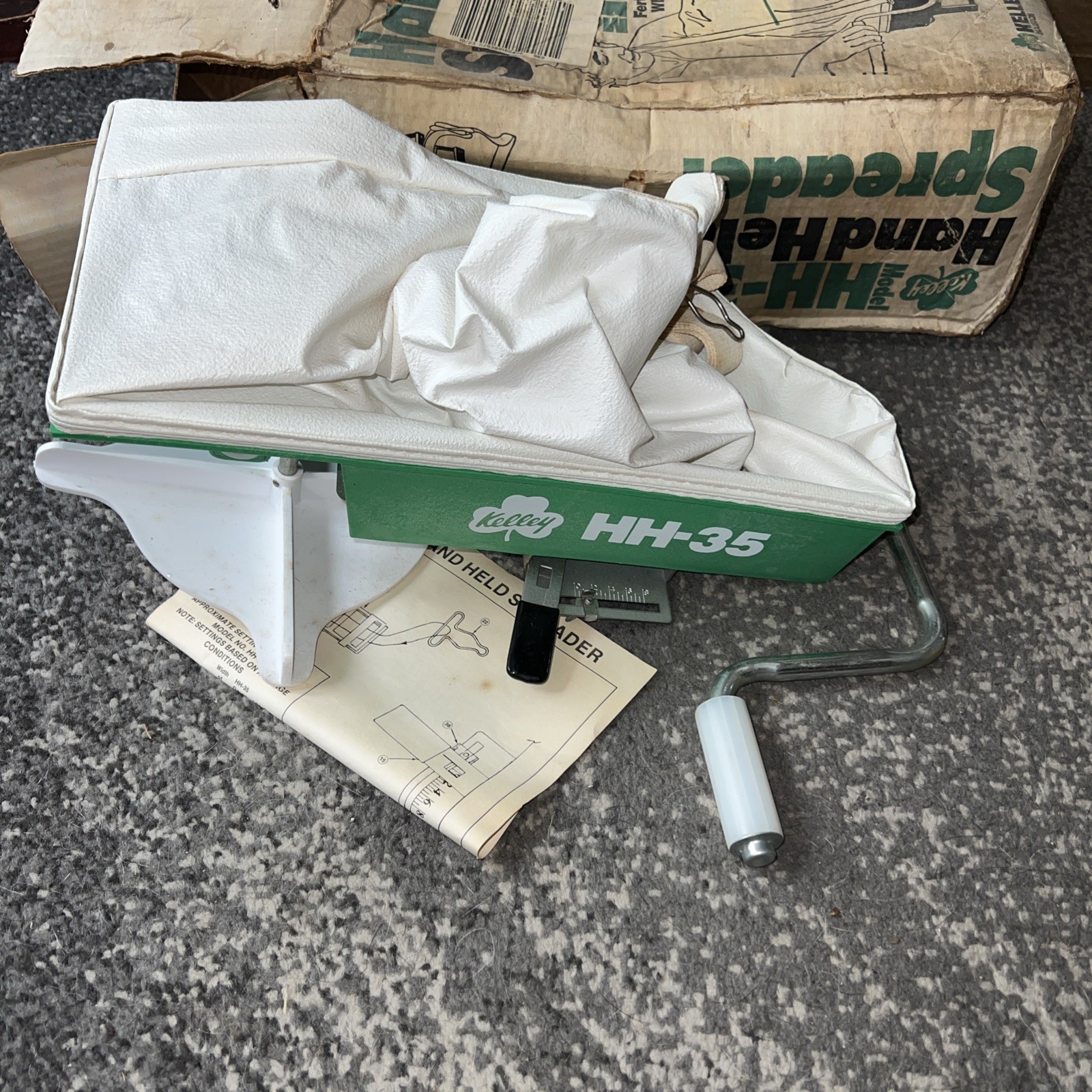 Kelley HH-35 hand held spreader