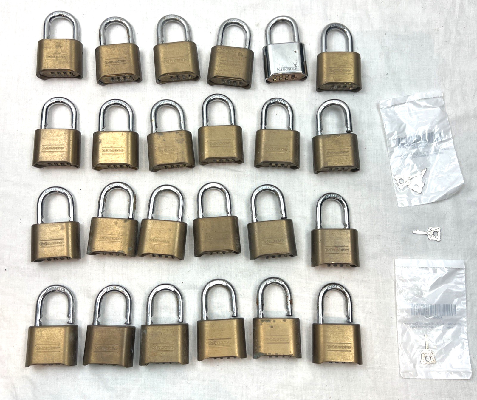 Lot of 24 Master Lock No. 175 Brass Combination Padlocks Working w/ Change Keys