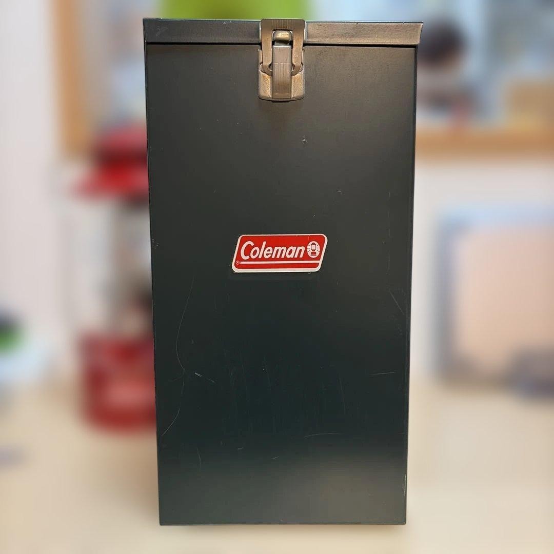 Coleman Pre-Owned 200B Lantern Metal Case Mantle