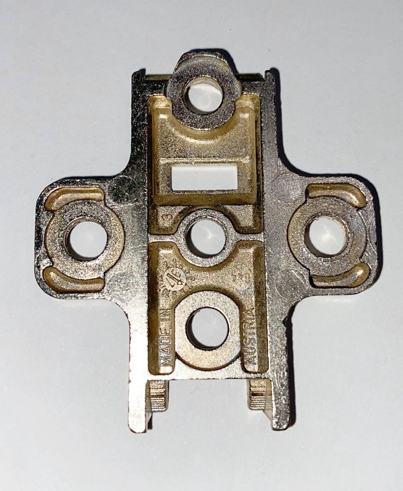 GRASS Hinge 1806, Clip On, 90°,Self Close,Full Overlay with "44"mounting plate.