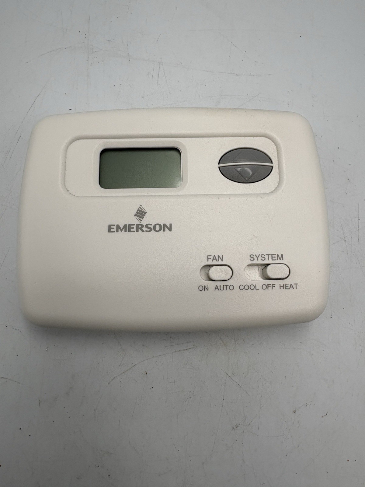 Emerson 1F78 Thermostat Non Programmable Digital Tested Works