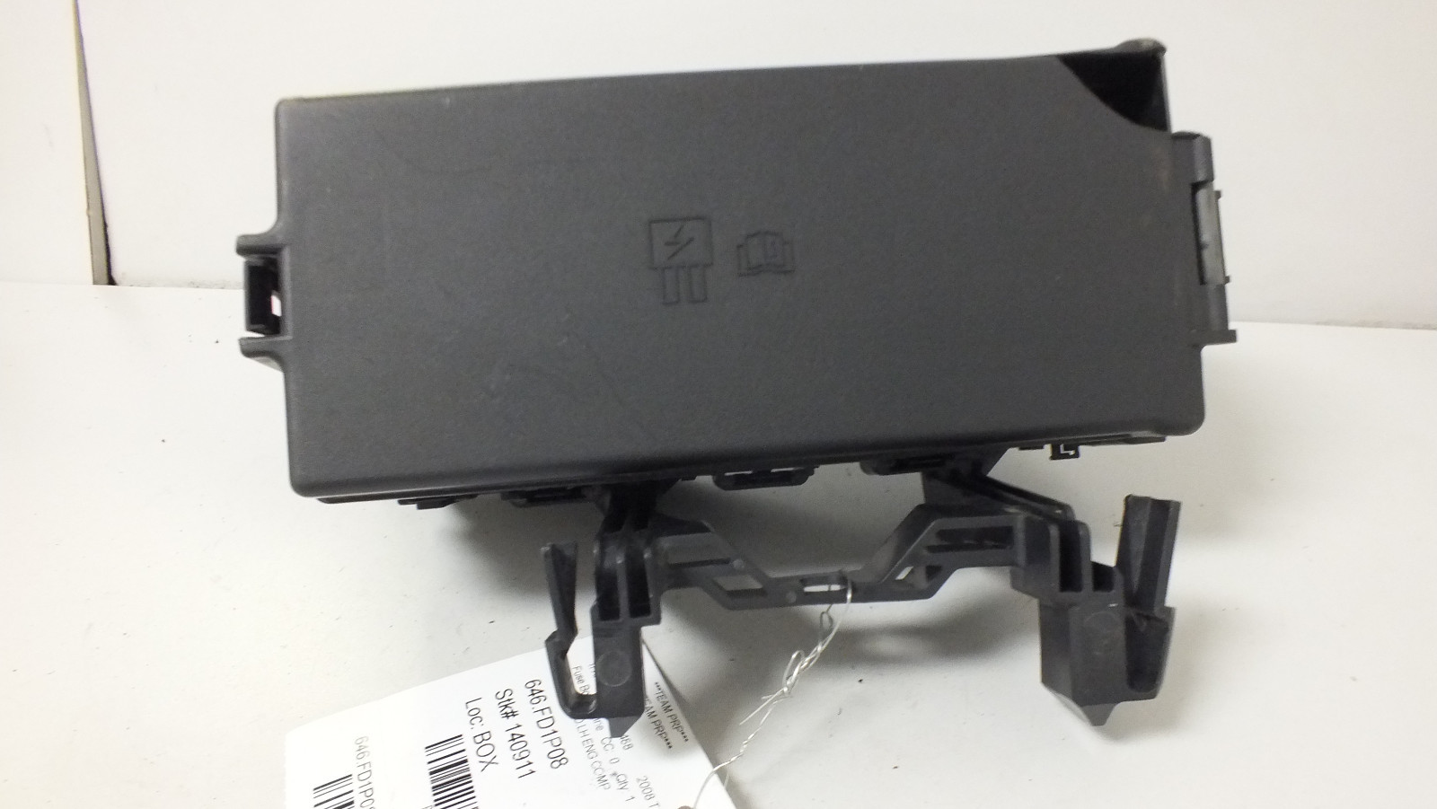 08 09 2008 2009 FORD TAURUS 3.5L AT FWD ENGINE COMPARTMENT FUSE BOX OEM#121F