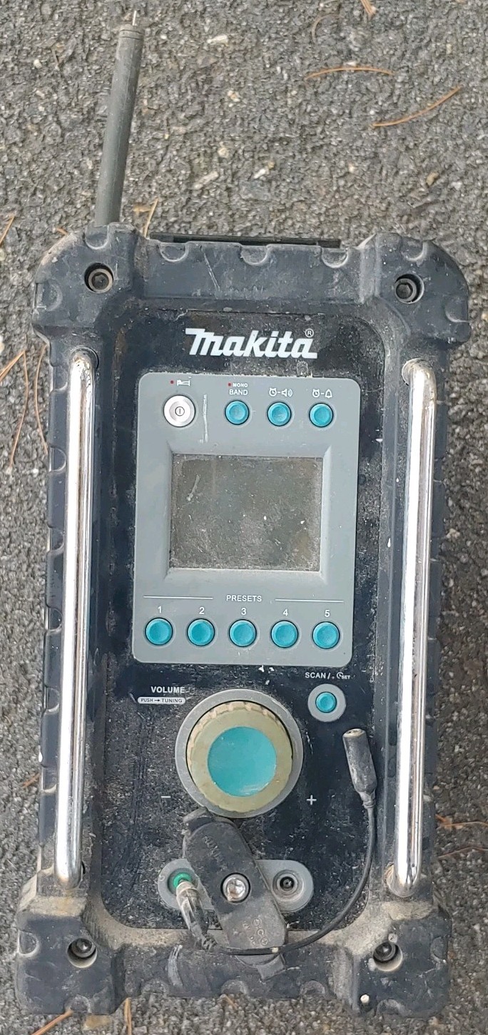 Makita BMR100 Job Site Boombox  AM/FM Radio AC Adapter Included - No battery