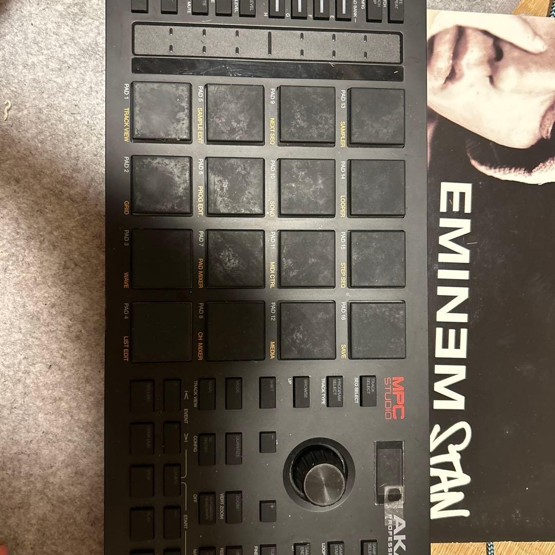 AKAI Professional MPC Studio USB MIDI Controller 16 Pads Beat Maker Tested Works