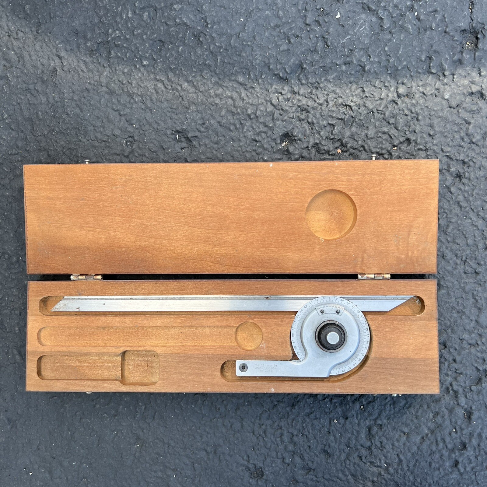 Starrett C359 Precision Universal Bevel Vernier Protractor Machinist Tool Maker