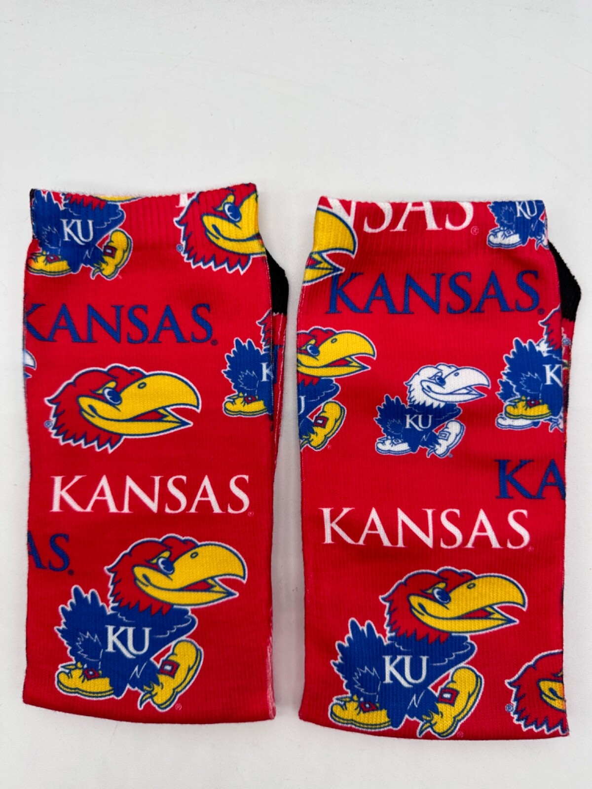 NEW ONE PAIR MENS "FOR BARE FEET" OFFICIALLY LICENSED COLLEGIATE SOCKS