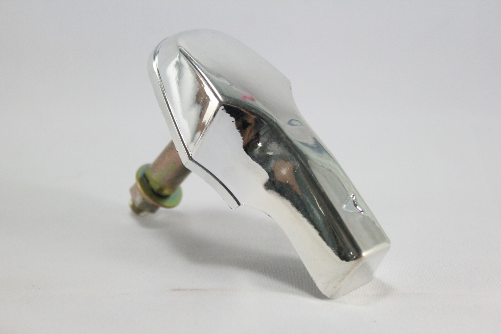 Kubota HANDLE MASCOT Bonnet Chrome L3940 L4200 L4240 L4310 L4330 L4400 L4610