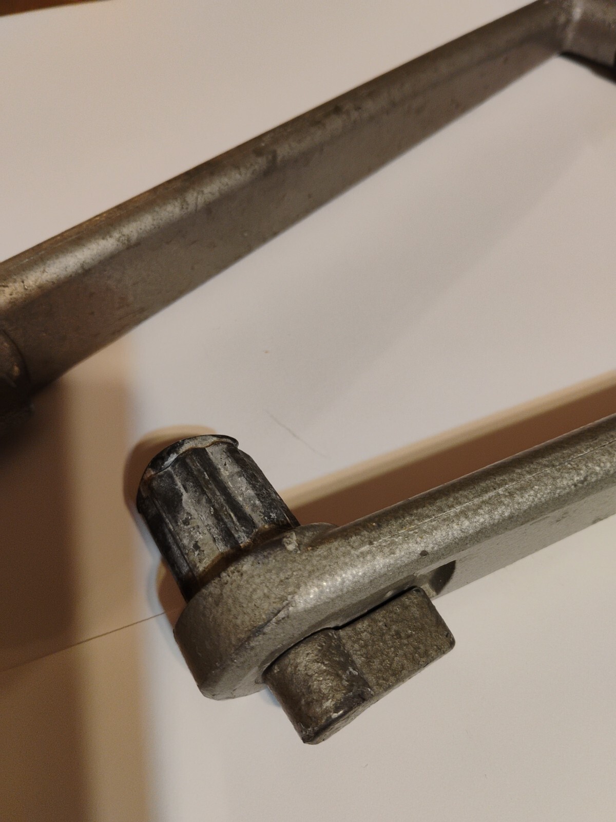 9" Locking Aluminum Winch Handle