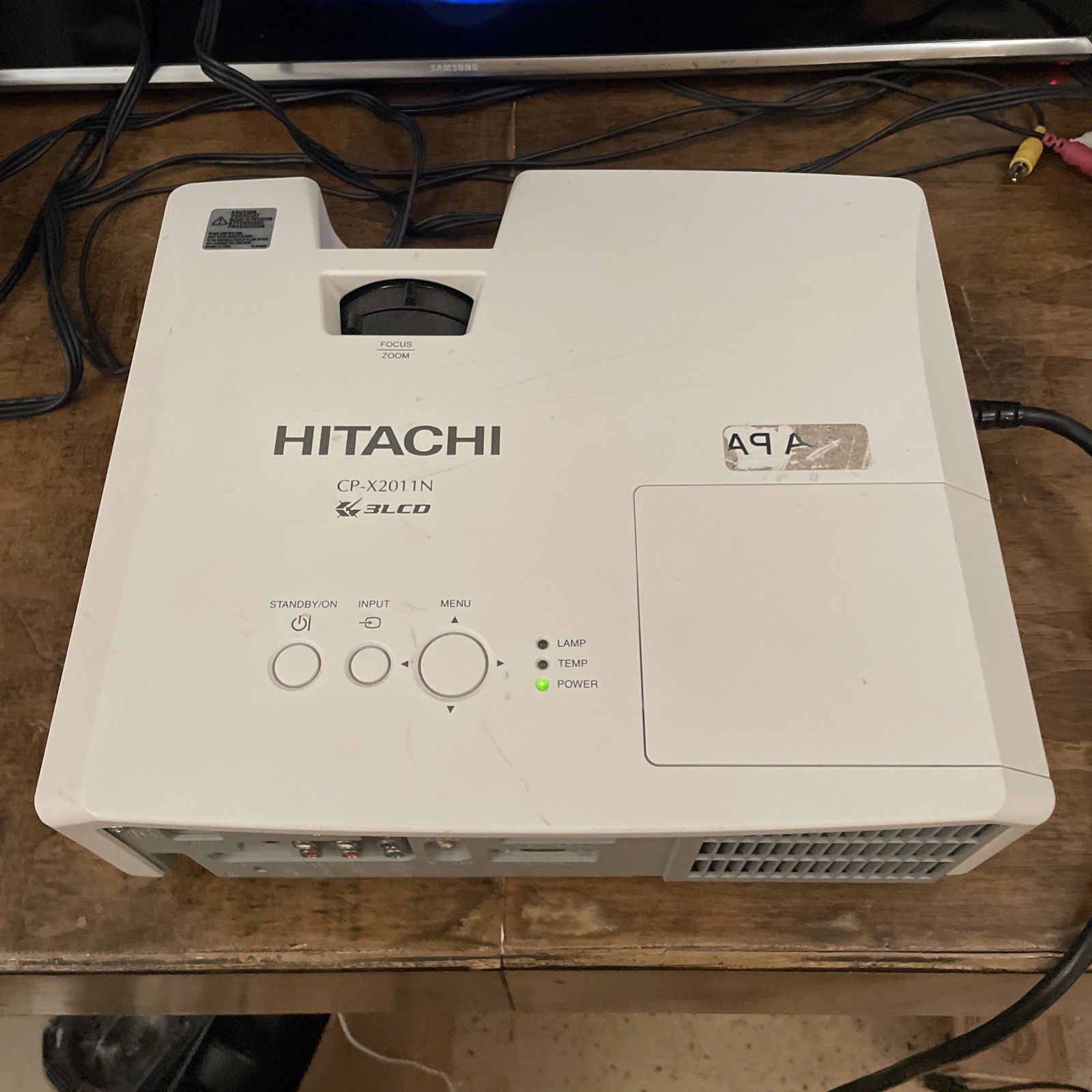 Hitachi CP-X2011N 3lcd Projector